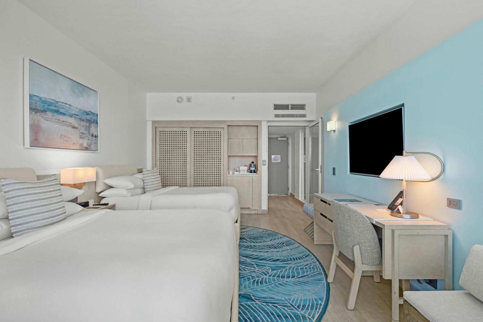 Deluxe Double Room with Two Double Beds and Ocean View
